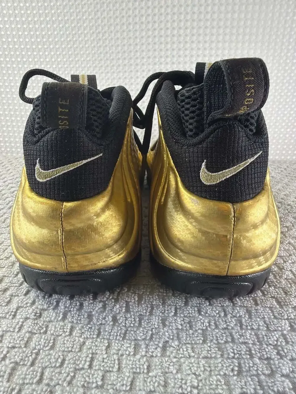 Nike tongue heel